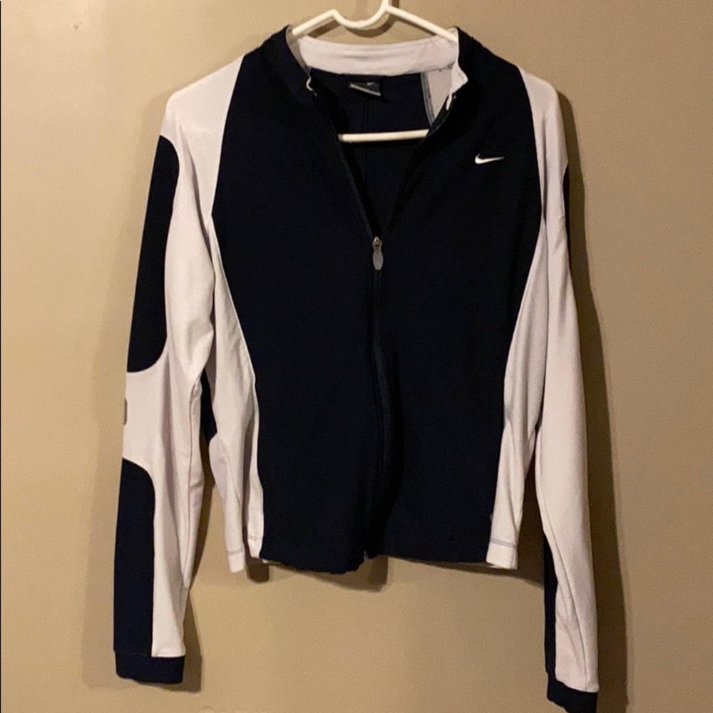 NIKE warm up
